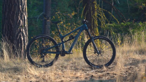 10 Best Enduro Mountain Bikes 2024 &#8211; Enjoy Mountain Biking at Its Best