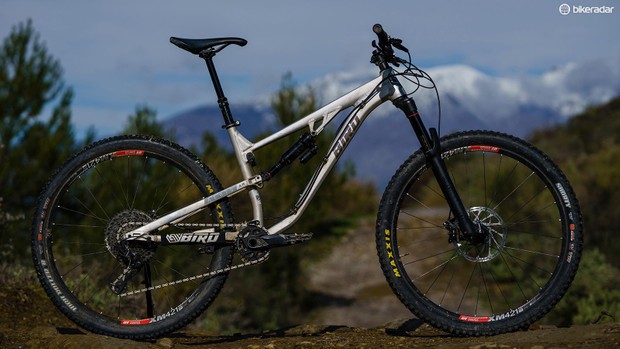 10 Best Enduro Mountain Bikes 2024 &#8211; Enjoy Mountain Biking at Its Best