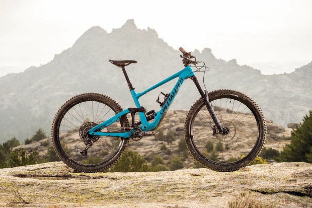 10 Best Enduro Mountain Bikes 2024 &#8211; Enjoy Mountain Biking at Its Best