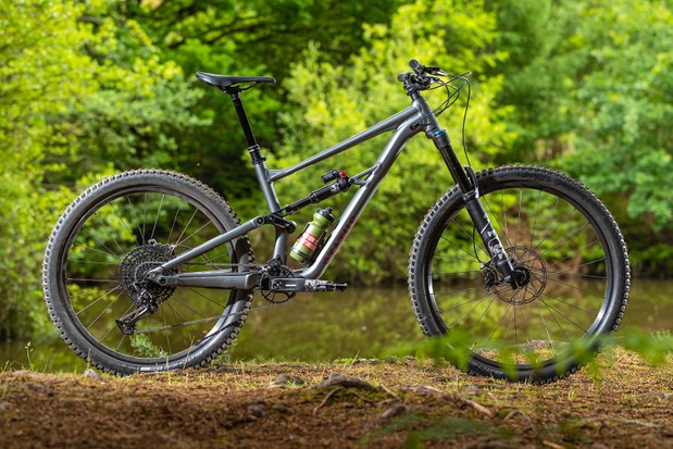 10 Best Enduro Mountain Bikes 2024 &#8211; Enjoy Mountain Biking at Its Best