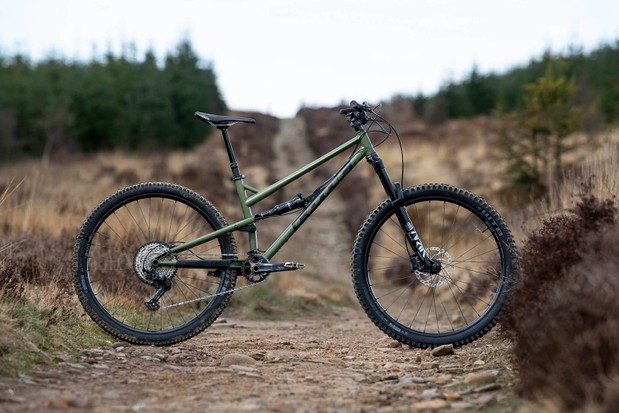 10 Best Enduro Mountain Bikes 2024 &#8211; Enjoy Mountain Biking at Its Best