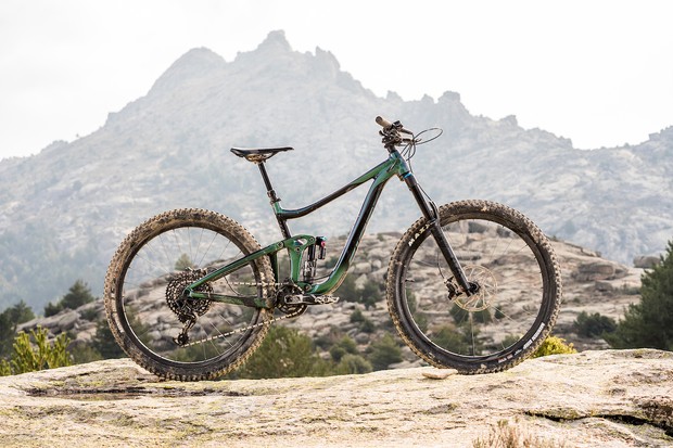 10 Best Enduro Mountain Bikes 2024 &#8211; Enjoy Mountain Biking at Its Best