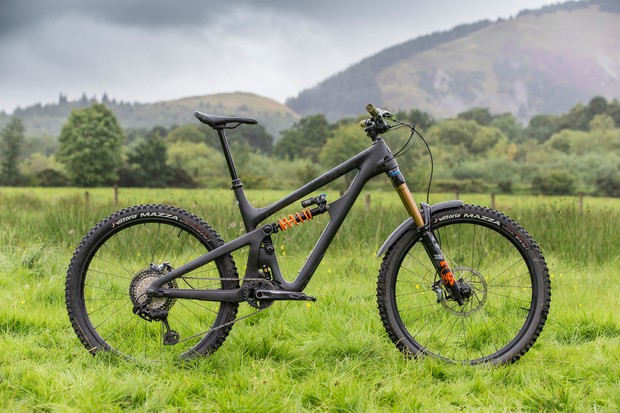 10 Best Enduro Mountain Bikes 2024 &#8211; Enjoy Mountain Biking at Its Best