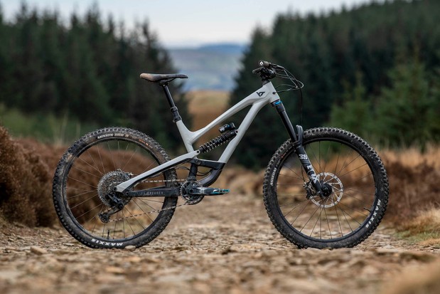 10 Best Enduro Mountain Bikes 2024 &#8211; Enjoy Mountain Biking at Its Best