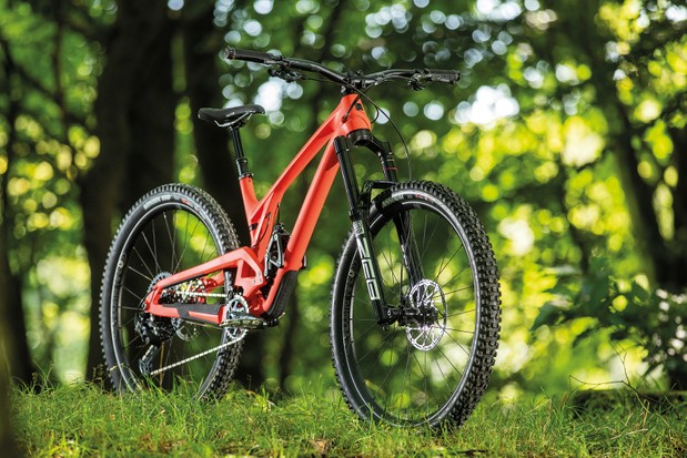 10 Best Enduro Mountain Bikes 2024 &#8211; Enjoy Mountain Biking at Its Best