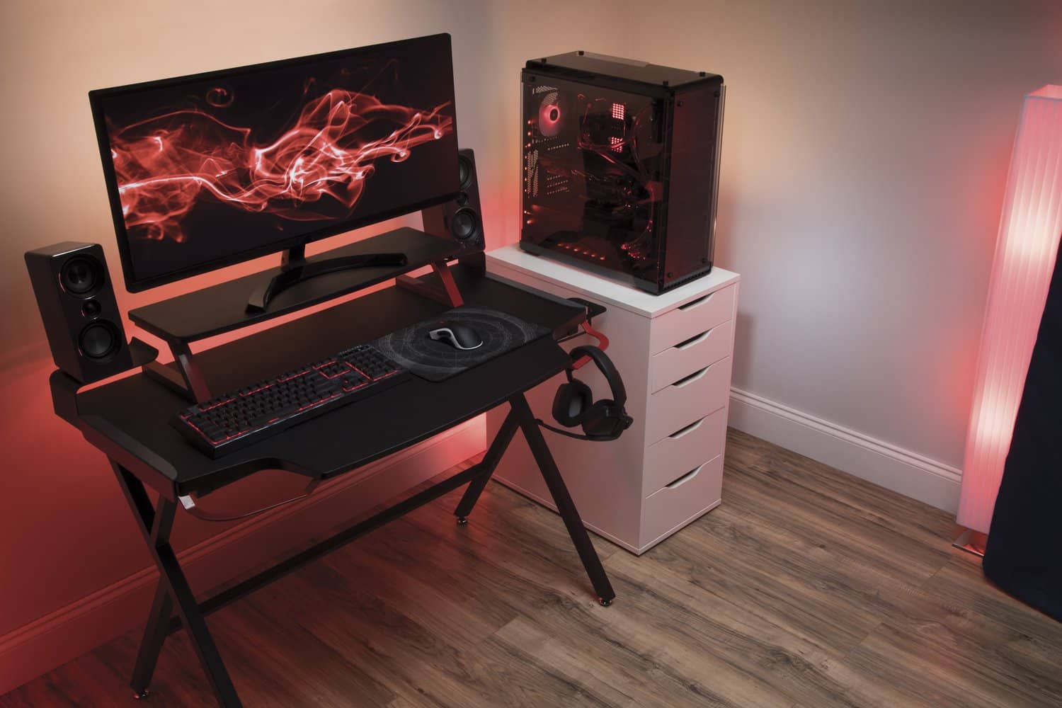 How To Setup A Perfect Gaming Desk