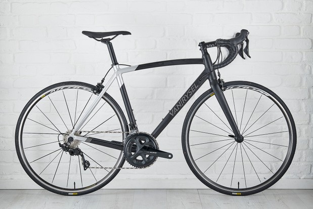 Best Road Bike Under £1,000 For 2022: 26 Top-Rated Options