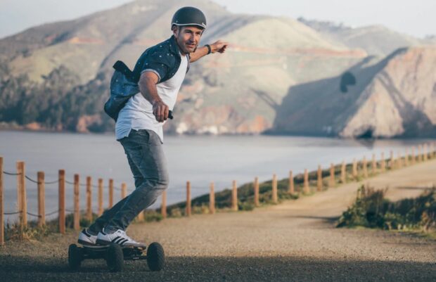 4 Benefits of Using Your E-Skateboard For Commuting