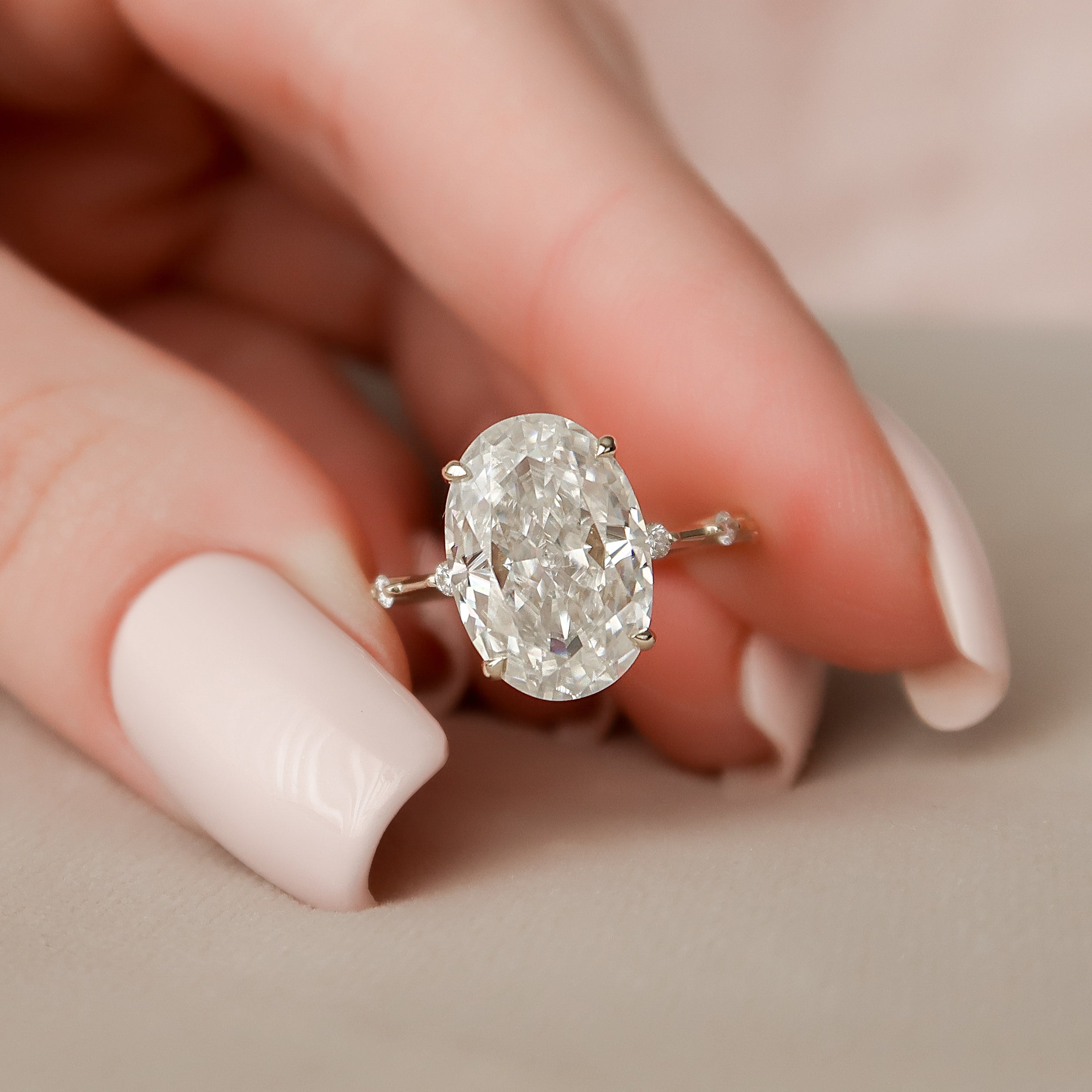 5 Benefits of Choosing a Moissanite Engagement Ring