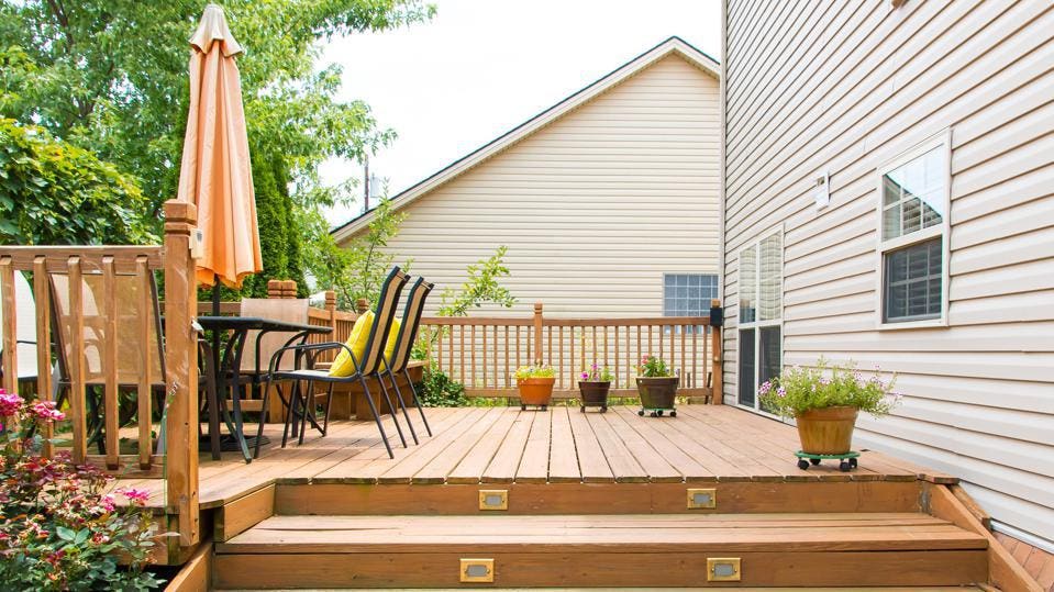 Your Guide to Renovating Your Home Deck: 4 Things to Consider (2024)