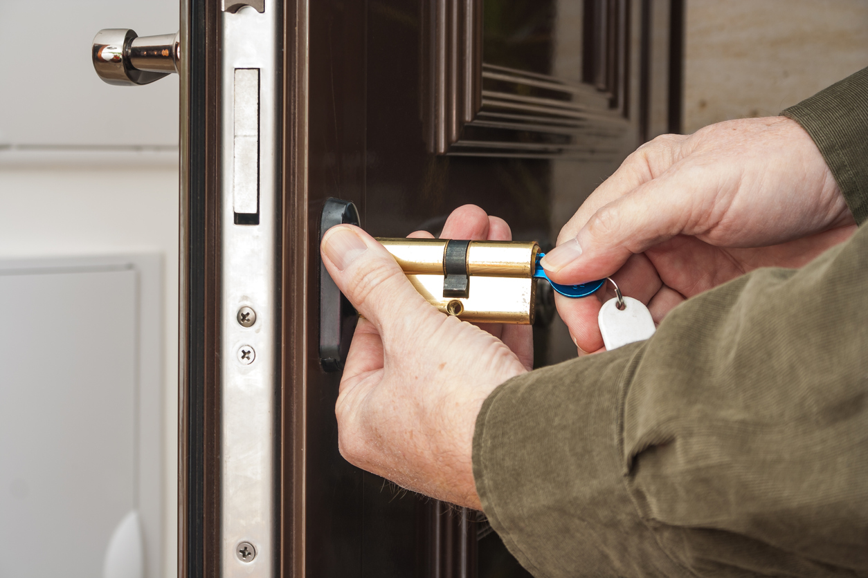 Common Door Lock Problems ─ Causes and Fixes